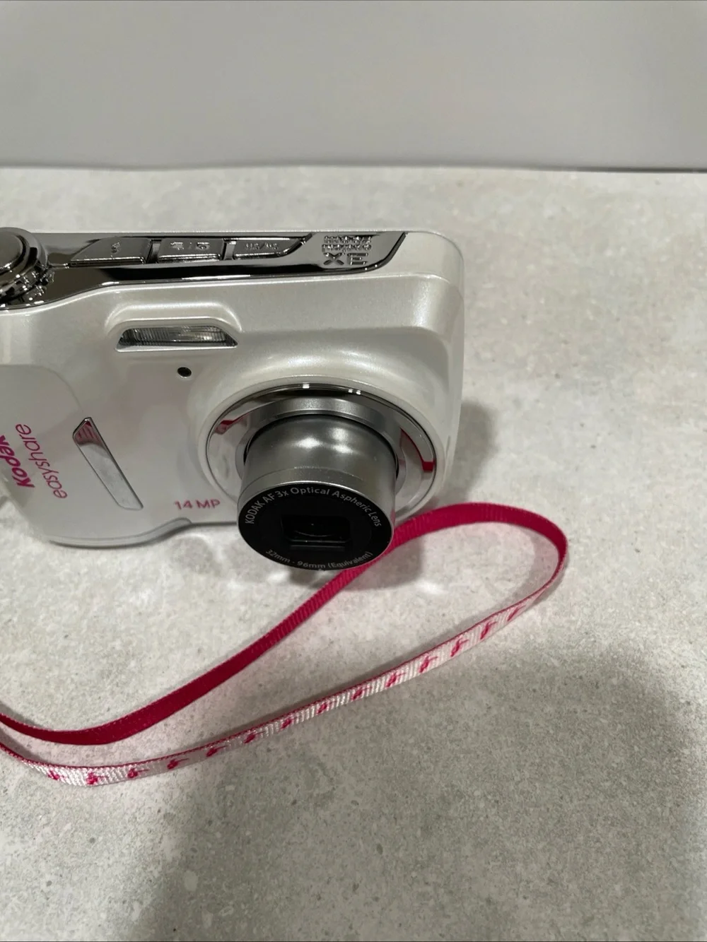 Kodak EasyShare C1530 14MP Digital Camera White Pink Susan G Komen TESTED MINT